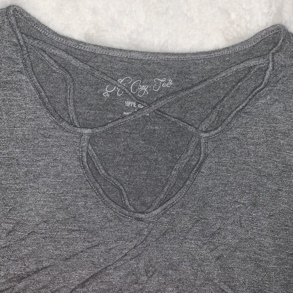 The cozy tee by hippie rose, like new - Picture 2 of 5